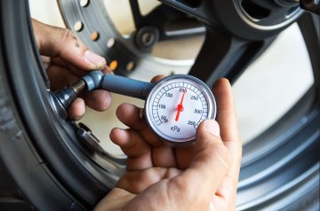 Zimní péče o váš stroj: Správné huštění pneumatik motocyklů
