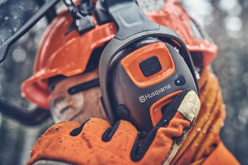 Chrániče sluchu Husqvarna X-SYNC, pro přilbu