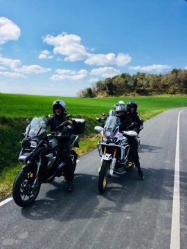 Top 5 jarních okruhů pro motorkáře: Vydejte se na dobrodružství v české krajině