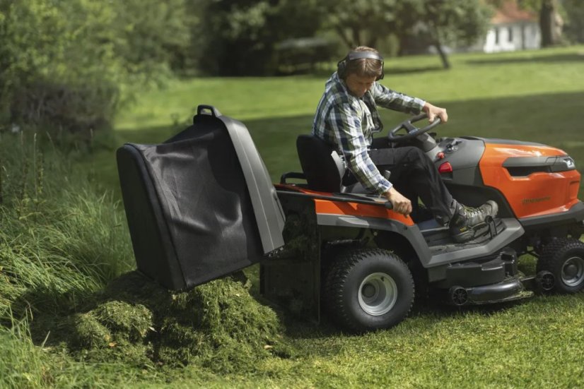 Zahradní traktor Husqvarna TC 220T