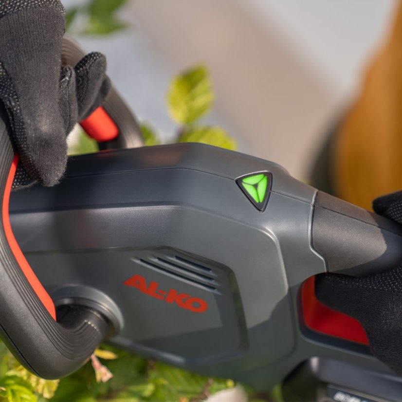 AKU zahradní nůžky AL-KO HT 1845 18 V BOSCH SET (baterie + nabíječka)